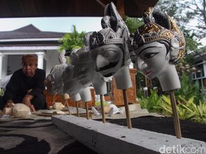Abah Jani, Seniman Wayang Golek Pengisi Museum Wayang Purwakarta