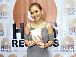 Kabar Liburan Amsterdam Raffi-Ayu Ting Ting Dianggap Ujian Rumah Tangga