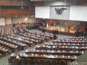 DPR Bentuk Tim Pengawas Vaksin Palsu, Ini Daftar 25 Anggotanya