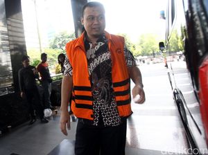 Bupati Subang Nonaktif Ojang Sohandi Dituntut 9 Tahun Penjara