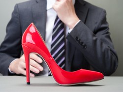 Wanita Ini Berhasil Buat Parlemen Inggris Berdebat Soal High Heels