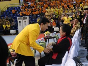 Mega Dampingi Jokowi di Rapimnas Golkar, Novanto: Ibu Bijaksana