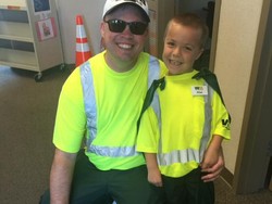 Impian Bocah 6 Tahun Ini Jadi Pengangkut Sampah Akhirnya Terwujud