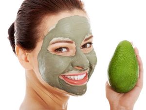 Racik Masker dari Putih Telur dan Alpukat agar Kulit Wajah Mulus