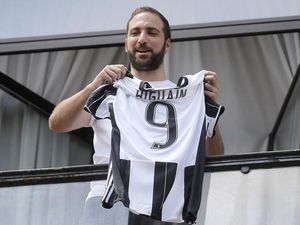 Higuain-Dybala Pasangan Sempurna untuk Juventus Higuain-Dybala Pasangan Sempurna untuk Juventus