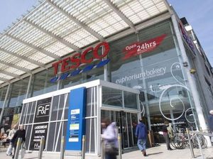 Masa Pandemi, Supermarket Raksasa Inggris Mau Rekrut 16.000 Pekerja