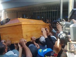 Jenazah Freddy Budiman Tiba di Rumah Duka di Surabaya