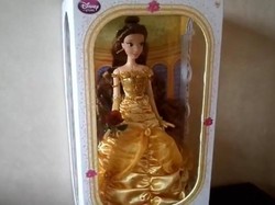 Pemuda Ini Habiskan Rp 260 Juta Demi Mengoleksi Boneka Disney Princess