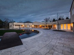 Sudah Banting Harga, Rumah Mewah Michael Jordan Belum Laku Juga