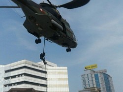 Warga Sempat Heboh Lihat Simulasi Pengamanan VVIP di Tol Pancoran