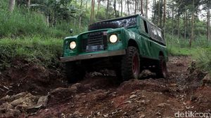 Mencoba Offroad di Hutan Tangkuban Perahu