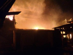 Kebakaran 25 Rumah Kontrakan di Klender Diduga Berasal dari Kompor Warga