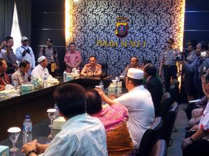 Wali Kota Tanjungbalai Ajak Masyarakat Gotong Royong untuk Jaga Persatuan Wali Kota Tanjungbalai Ajak Masyarakat Gotong Royong untuk Jaga Persatuan