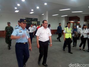 Menhub Budi Pastikan Bandara Halim Siap Layani Calon Jemaah Haji
