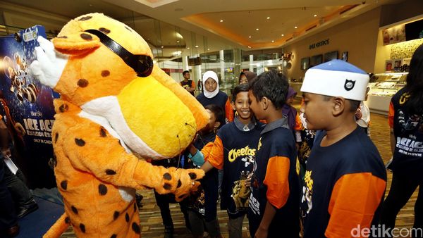 IFL Ajak Anak Yatim Nobar di Bioskop