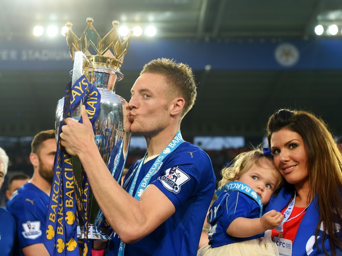 LEICESTER, ENGLAND - MAY 07: Jamie Vardy of Leicester City kisses the Premier League Trophy after the Barclays Premier League match between Leicester City and Everton at The King Power Stadium on May 7, 2016 in Leicester, United Kingdom. (Photo by Michael Regan/Getty Images)