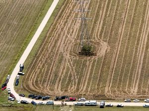 Balon Udara di Texas Diduga Jatuh Setelah Menabrak Kabel Listrik