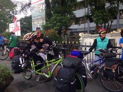 Tapak Tilas Kemerdekaan, Empat Orang ini Bersepeda Jelajah Bandung-Lombok