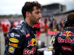 Merasa Dihambat, Ricciardo Kritik Esteban Gutierrez Merasa Dihambat, Ricciardo Kritik Esteban Gutierrez