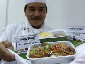 Operator Kereta Api Malaysia Dapat Sertifikasi Halal Pertama di Dunia