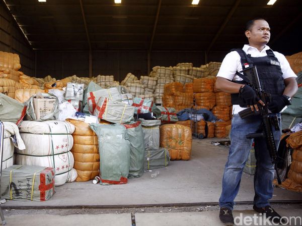 Reskrimsus Polda Rilis Barang Import Illegal