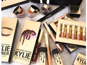 Koleksi Makeup Kylie Jenner Edisi Ulang Tahun Habis Terjual Kurang dari 5 Menit
