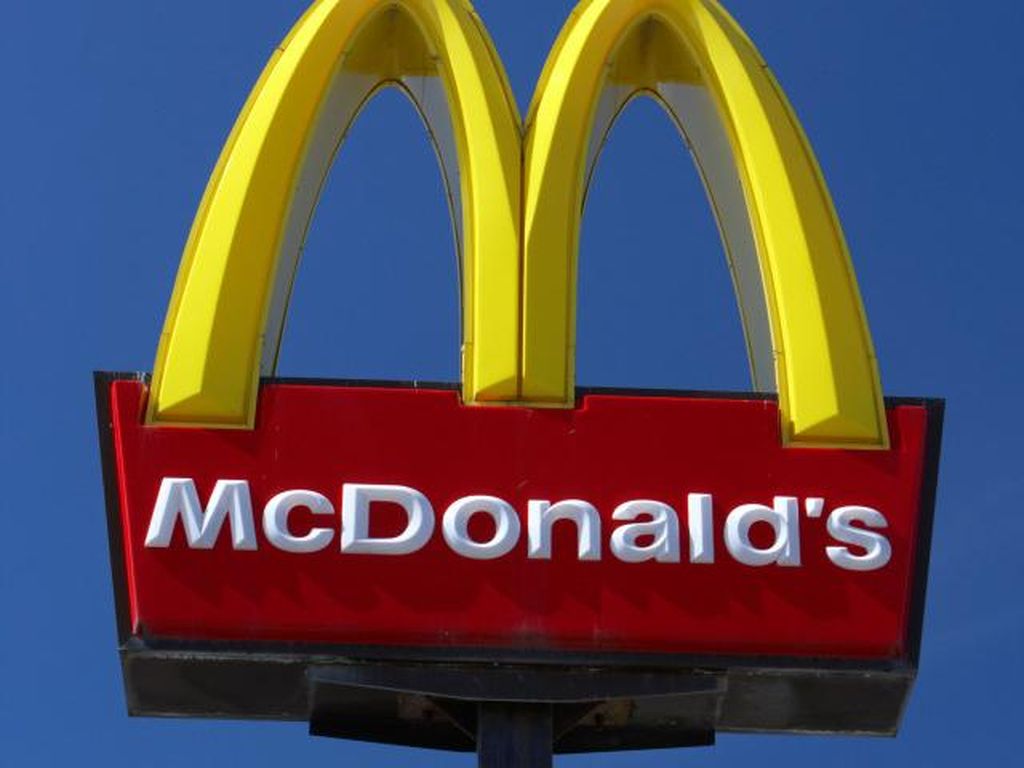 Satpam yang Minta Hijabers Lepas Jilbab di McDonalds London Dipecat Satpam yang Minta Hijabers Lepas Jilbab di McDonalds London Dipecat