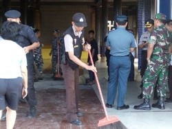 Polri-TNI dan Warga Tanjungbalai Kerja Bakti Bersihkan Tempat Ibadah