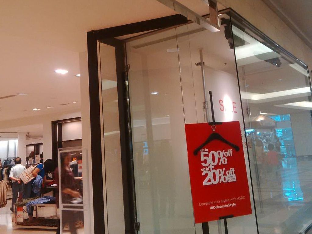 Serbu Gerai Zara yang Diskon Hingga 70% di Kota Kasablanka Serbu Gerai Zara yang Diskon Hingga 70% di Kota Kasablanka