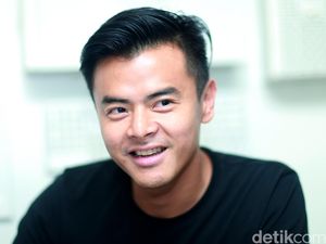 Main Film Adaptasi Novel Populer, Dion Wiyoko Bangga Sekaligus Khawatir
