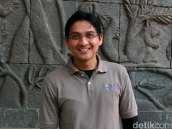Ciee... Lucky Hakim Lagi Dekat dengan Wanita Siberia