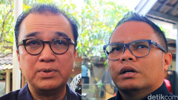 Duka Para Sahabat Mike Mohede di Rumah Duka