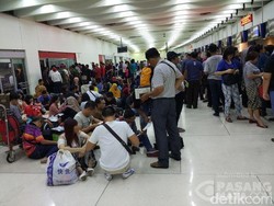 Dijanjikan Terbang Pagi ini, Penumpang Lion Air Bertahan di Bandara Cengkareng