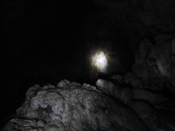 Seperti Ini Patung Bunda Maria Dalam Gua Batu Cermin Flores