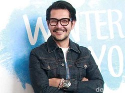 Ferry Salim Suka Pandangi Wajah Anak Saat Tidur, Bunda Juga?