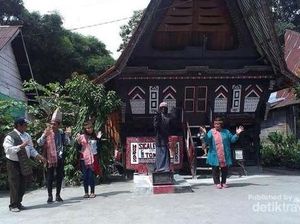 Menari Bersama Boneka Sigale-gale yang Mistis di Samosir