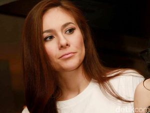 Wulan Guritno Dulu Anti Mewarnai Rambut, Kini Ketagihan Wulan Guritno Dulu Anti Mewarnai Rambut, Kini Ketagihan