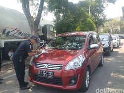 Ombudsman: Tarif Taksi Online Naik untuk Keselamatan