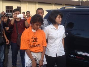 Polisi Bekuk Wanita Penculik Bocah 11 Bulan di Pool Bus Medan Polisi Bekuk Wanita Penculik Bocah 11 Bulan di Pool Bus Medan