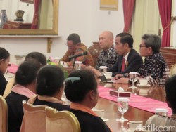 Presiden Jokowi Ditemui Warga Kendeng yang Pernah Cor Kaki dengan Semen