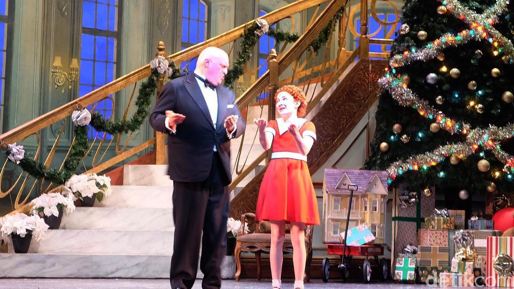 Mengintip Cuplikan Pentas Broadway Annie Jakarta Mengintip Cuplikan Pentas Broadway Annie Jakarta