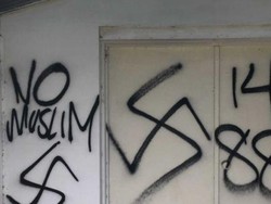 Masjid di Adelaide Dicoreti Grafiti Neo Nazi
