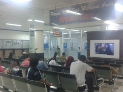 Imigrasi Jakbar Buka Layanan Paspor Hingga Pukul 19.00 WIB, Warga Antusias