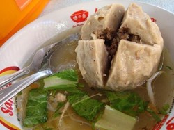 Siang Ini Enaknya Jajan Bakso yang Gurih Mantap di Kawasan Jakarta Barat
