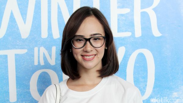 Pamela Bowie Manis Banget Sih!