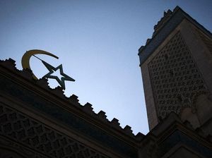 Prancis Akan Tutup Enam Masjid yang Dicurigai Radikal Prancis Akan Tutup Enam Masjid yang Dicurigai Radikal