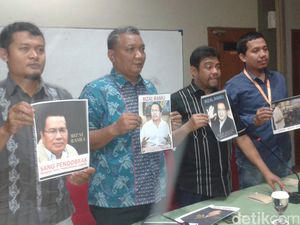 Setelah Direshuffle, Muncul Dukungan Rizal Ramli untuk Pilgub DKI Setelah Direshuffle, Muncul Dukungan Rizal Ramli untuk Pilgub DKI