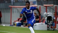 Baba Rahman memasuki musim keduanya di Schakle 04 sebagai pemain pinjaman. Musim ini sudah main tiga kali dengan menghasilkan dua kemenangan dan satu kekalahan. (Foto: Srdjan Stevanovic/Getty Images)