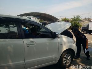 Driver Taksi Online Minta Dilibatkan Bahas Kuota Driver Taksi Online Minta Dilibatkan Bahas Kuota
