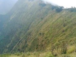 Melihat Sisi Lain Bromo dari Bukit Tanggulasih